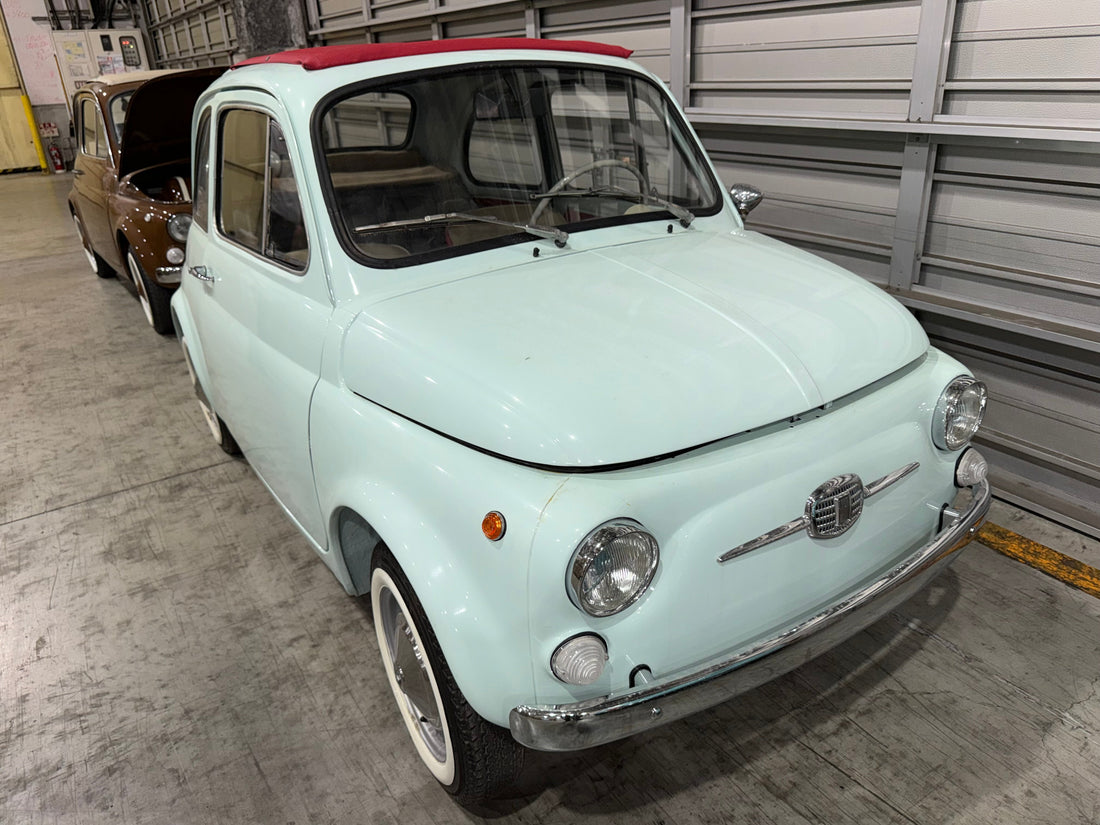 販売車両にイタリアから入庫したライトブルーUPしました。